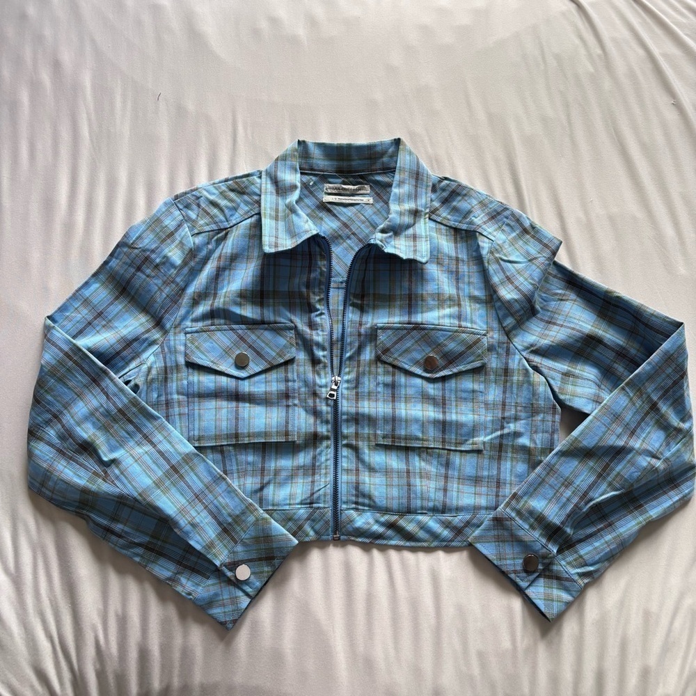 ⭐️⭐️⭐️New without tag women’s Urban outfitters cropped plaid jacket size large